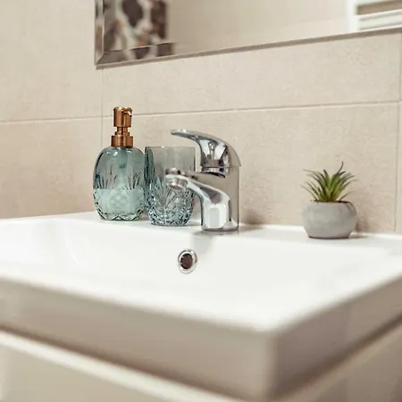 Cozy Lifestyle Apartments - City Center Iasi Extérieur photo